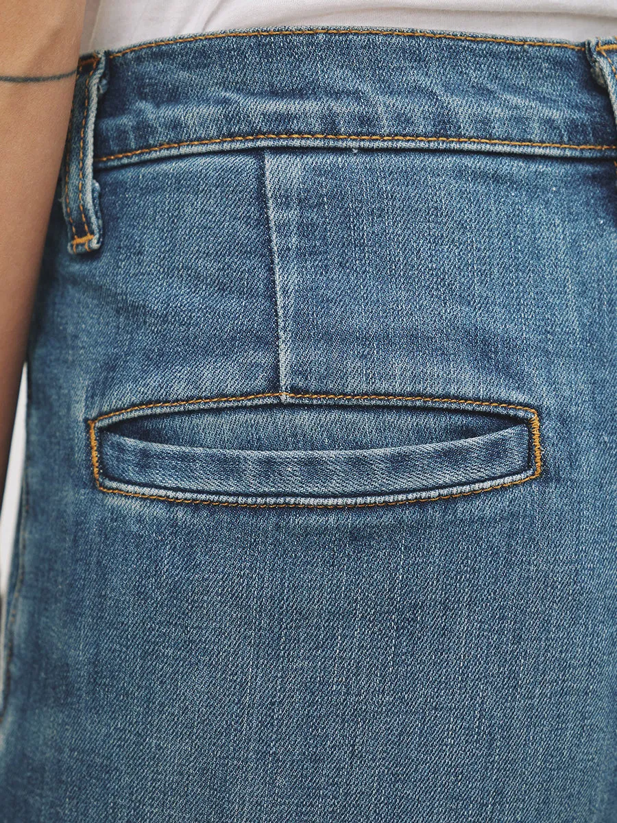 Anna Jean in Classic Wash