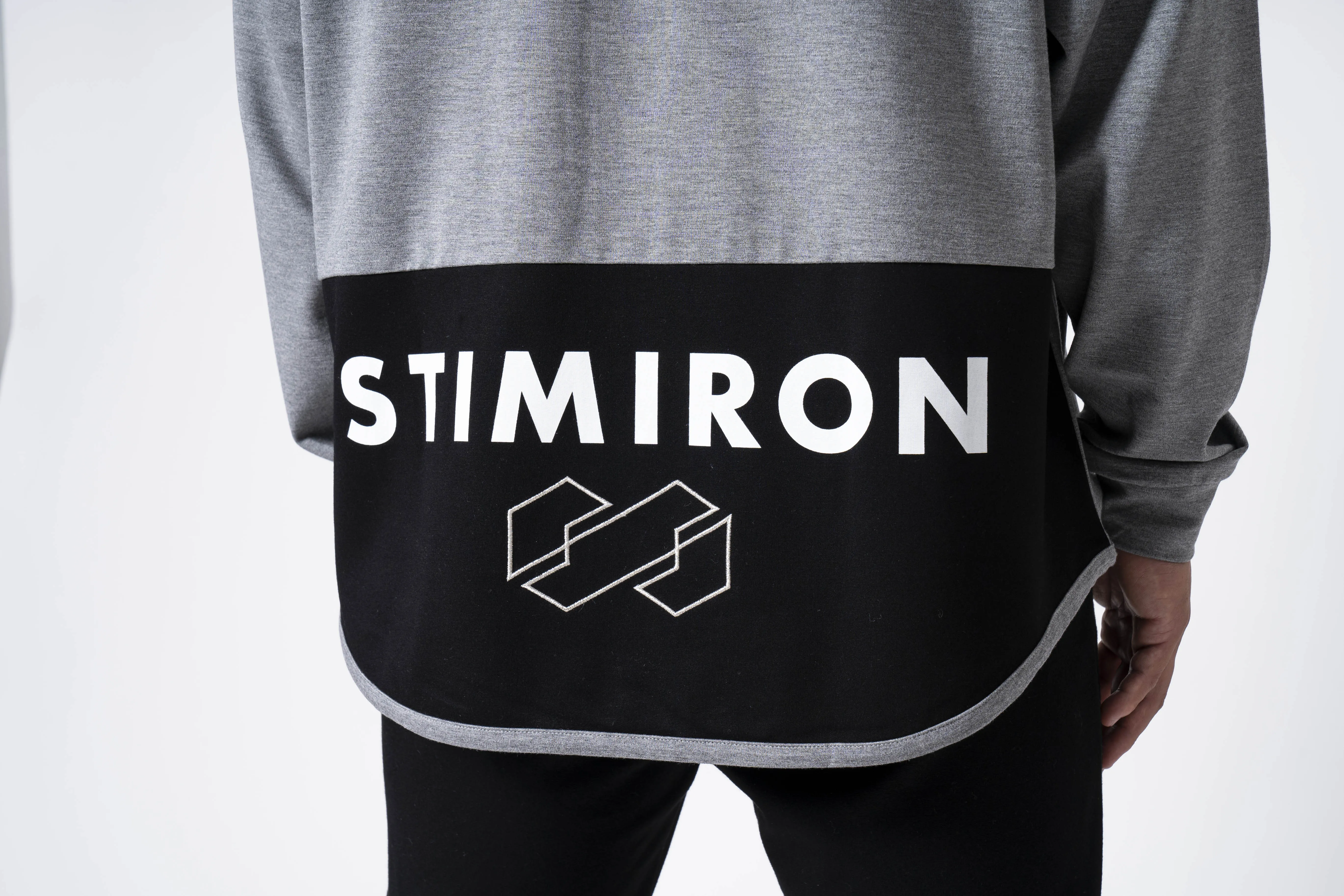 STIMIRON ZIP UP HOODIE - GRAY