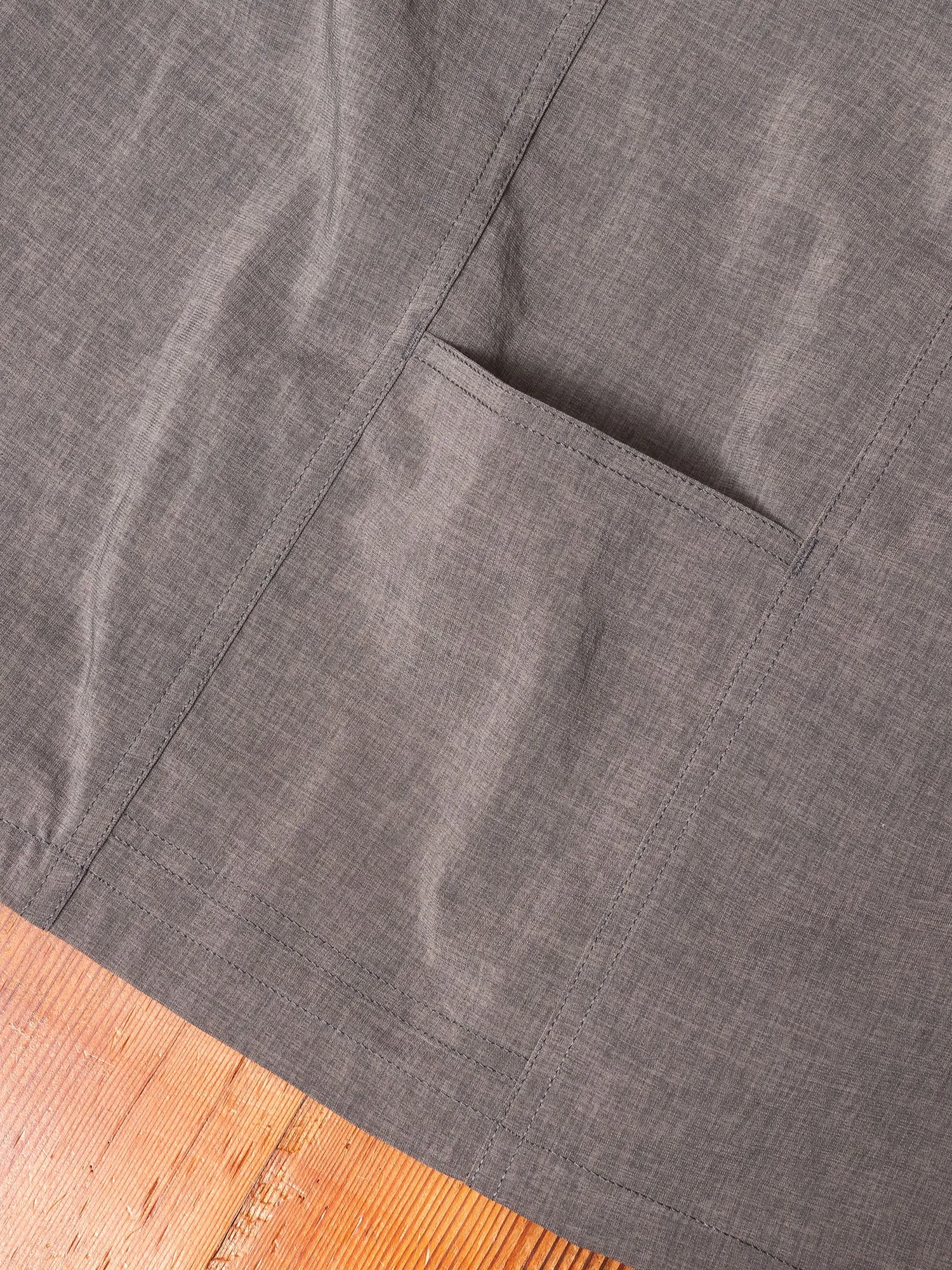 Stretch Gardener Half Shirt in Charcoal
