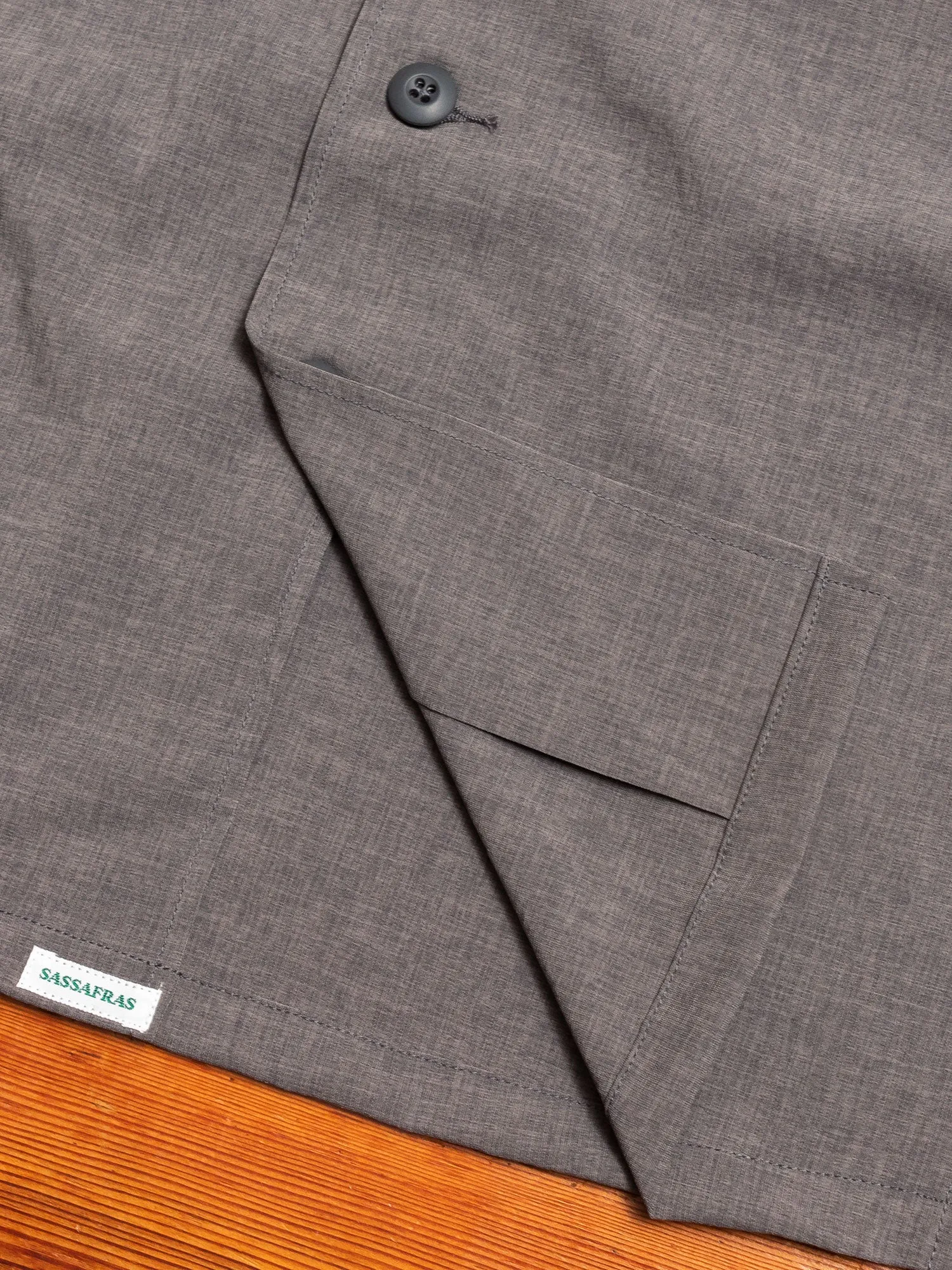 Stretch Gardener Half Shirt in Charcoal